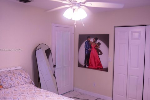 House in Miramar, Florida 5 bedrooms, 362.41 sq.m. № 1894265 - photo 26