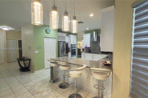 House in Miramar, Florida 5 bedrooms, 362.41 sq.m. № 1894265 - photo 12