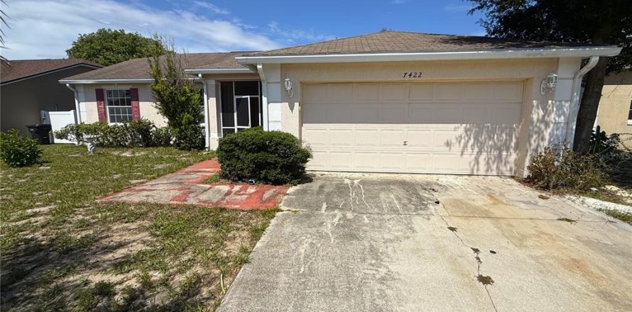 House in Lakeland, Florida 3 bedrooms, 172.43 sq.m. № 2204196