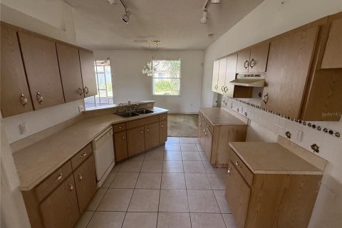 House in Lakeland, Florida 3 bedrooms, 172.43 sq.m. № 2204196 - photo 7