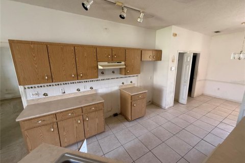 House in Lakeland, Florida 3 bedrooms, 172.43 sq.m. № 2204196 - photo 6
