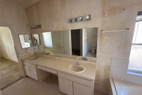 House in Lakeland, Florida 3 bedrooms, 172.43 sq.m. № 2204196 - photo 19