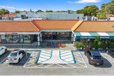 Propiedad comercial en venta en Miami, Florida № 1952710 - foto 22