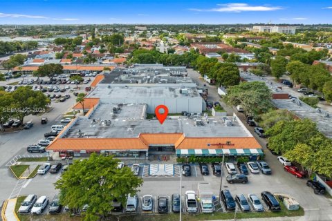 Propiedad comercial en venta en Miami, Florida № 1952710 - foto 16
