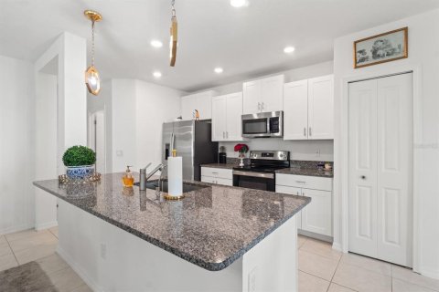 Villa ou maison à vendre à Zephyrhills, Floride: 4 chambres, 163.88 m2 № 1875935 - photo 15