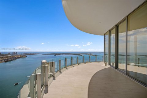 Copropriété à vendre à Miami, Floride: 5 chambres, 841.97 m2 № 1928876 - photo 26