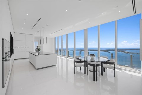 Copropriété à vendre à Miami, Floride: 5 chambres, 841.97 m2 № 1928876 - photo 17