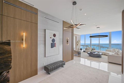 Copropriété à vendre à Miami, Floride: 5 chambres, 841.97 m2 № 1928876 - photo 9