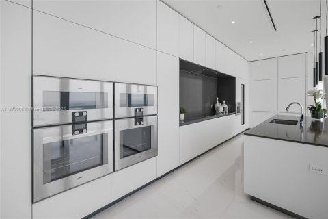 Copropriété à vendre à Miami, Floride: 5 chambres, 841.97 m2 № 1928876 - photo 18