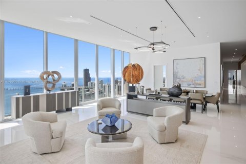 Copropriété à vendre à Miami, Floride: 5 chambres, 841.97 m2 № 1928876 - photo 24