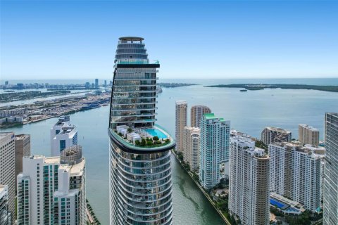 Copropriété à vendre à Miami, Floride: 5 chambres, 841.97 m2 № 1928876 - photo 1