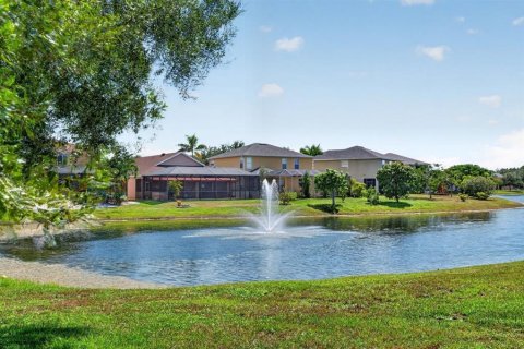 Villa ou maison à vendre à Lehigh Acres, Floride: 5 chambres, 302.49 m2 № 2330099 - photo 19