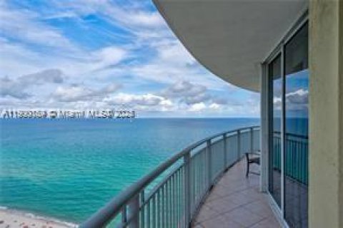Condo à Sunny Isles Beach, Floride, 3 chambres  № 2014895