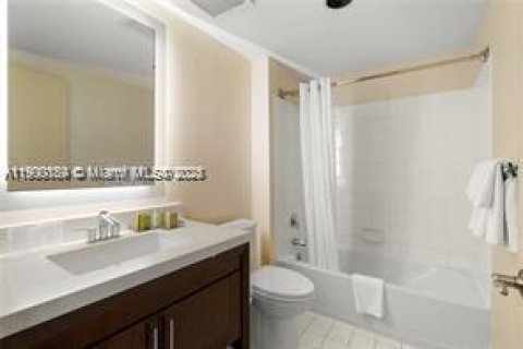 Copropriété à vendre à Sunny Isles Beach, Floride: 3 chambres, 172.8 m2 № 2014895 - photo 22