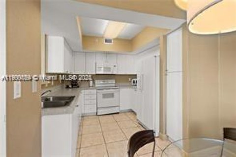 Copropriété à vendre à Sunny Isles Beach, Floride: 3 chambres, 172.8 m2 № 2014895 - photo 12