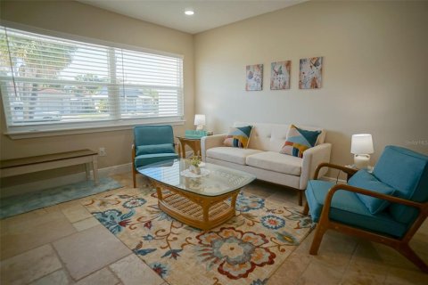 Villa ou maison à louer à Clearwater, Floride: 3 chambres, 191.01 m2 № 2096950 - photo 5