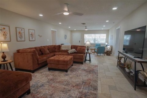 Villa ou maison à louer à Clearwater, Floride: 3 chambres, 191.01 m2 № 2096950 - photo 9