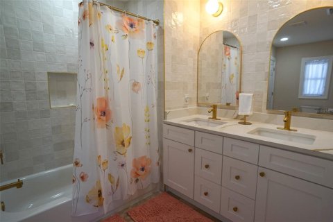 Villa ou maison à louer à Clearwater, Floride: 3 chambres, 191.01 m2 № 2096950 - photo 10