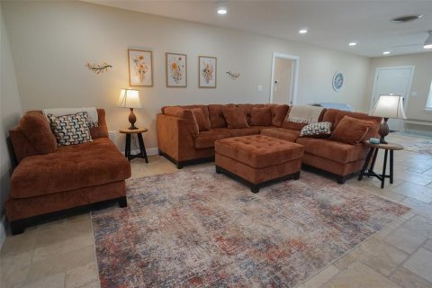 Villa ou maison à louer à Clearwater, Floride: 3 chambres, 191.01 m2 № 2096950 - photo 8