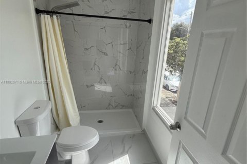 Снять в аренду таунхаус в Хомстед, Флорида 4 спальни, 133.22м2, № 1945446 - фото 27