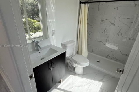 Снять в аренду таунхаус в Хомстед, Флорида 4 спальни, 133.22м2, № 1945446 - фото 26