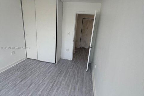 Снять в аренду таунхаус в Хомстед, Флорида 4 спальни, 133.22м2, № 1945446 - фото 13