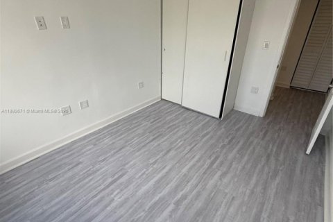 Снять в аренду таунхаус в Хомстед, Флорида 4 спальни, 133.22м2, № 1945446 - фото 14