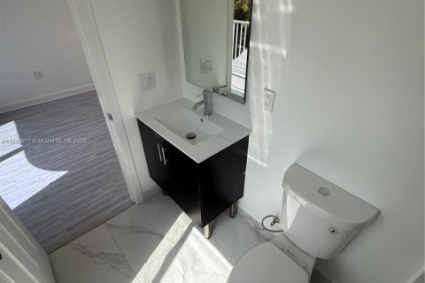 Снять в аренду таунхаус в Хомстед, Флорида 4 спальни, 133.22м2, № 1945446 - фото 23