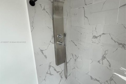 Снять в аренду таунхаус в Хомстед, Флорида 4 спальни, 133.22м2, № 1945446 - фото 20