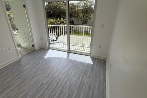 Снять в аренду таунхаус в Хомстед, Флорида 4 спальни, 133.22м2, № 1945446 - фото 28