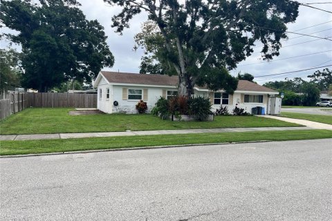 Villa ou maison à vendre à Pinellas Park, Floride: 3 chambres, 127.09 m2 № 1912596 - photo 3