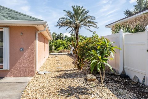 House in Ormond Beach, Florida 3 bedrooms, 183.95 sq.m. № 1758037 - photo 24