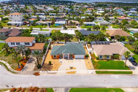 House in Ormond Beach, Florida 3 bedrooms, 183.95 sq.m. № 1758037 - photo 1