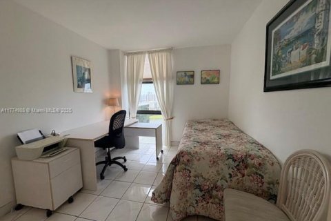 Condo in Aventura, Florida, 2 bedrooms  № 1998401 - photo 25
