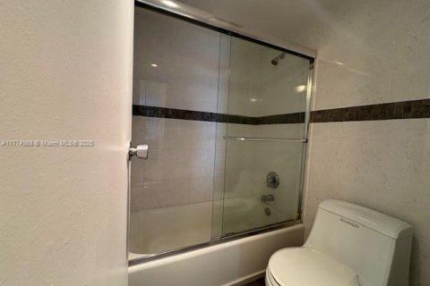 Condo in Aventura, Florida, 2 bedrooms  № 1998401 - photo 24