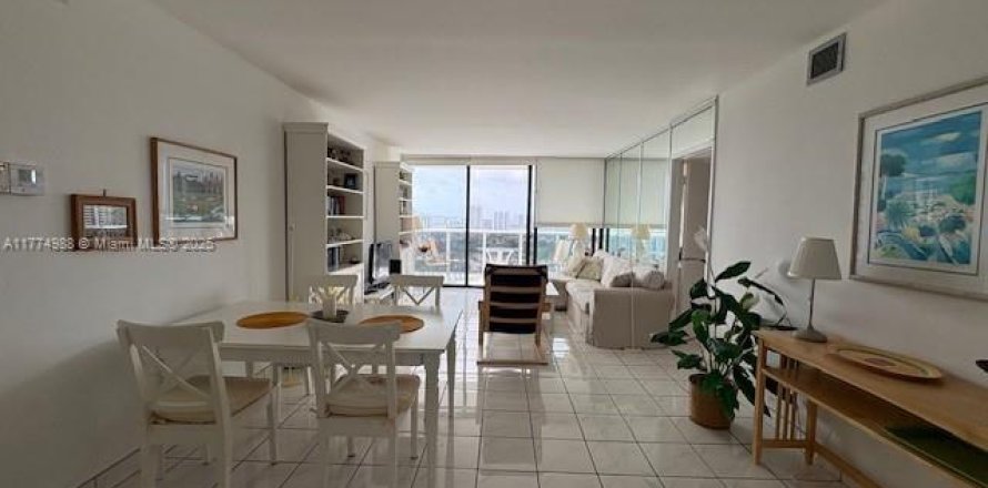 Condo in Aventura, Florida, 2 bedrooms  № 1998401