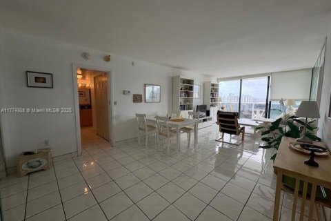 Condo in Aventura, Florida, 2 bedrooms  № 1998401 - photo 5