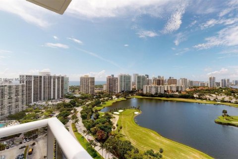 Condo in Aventura, Florida, 2 bedrooms  № 1998401 - photo 2
