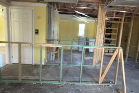 Commercial property in North Port, Florida 256.13 sq.m. № 2214300 - photo 6