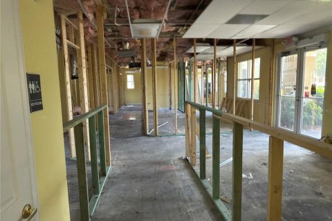Commercial property in North Port, Florida 256.13 sq.m. № 2214300 - photo 5