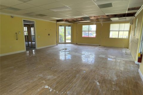 Commercial property in North Port, Florida 256.13 sq.m. № 2214300 - photo 4