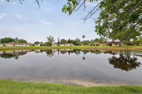 Casa en venta en West Palm Beach, Florida, 3 dormitorios, 159.98 m2 № 1826105 - foto 27