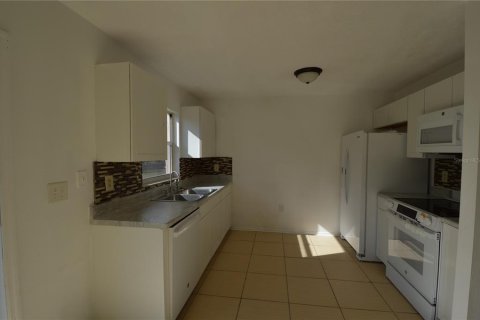 House in Kissimmee, Florida 3 bedrooms, 125.05 sq.m. № 2096995 - photo 6