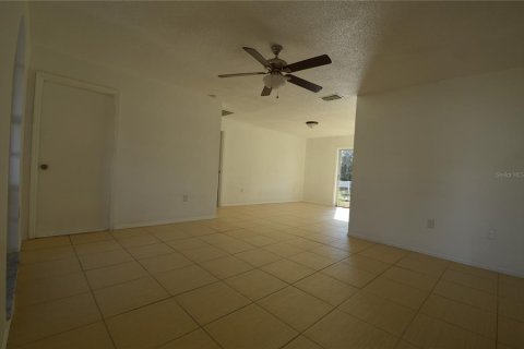 House in Kissimmee, Florida 3 bedrooms, 125.05 sq.m. № 2096995 - photo 9