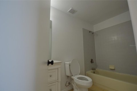 House in Kissimmee, Florida 3 bedrooms, 125.05 sq.m. № 2096995 - photo 12