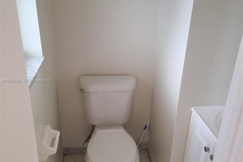 Снять в аренду кондоминиум в Тамарак, Флорида 1 спальня, 69.68м2, № 2004248 - фото 7