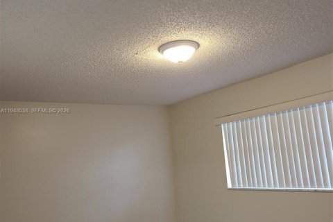 Снять в аренду кондоминиум в Тамарак, Флорида 1 спальня, 69.68м2, № 2004248 - фото 9