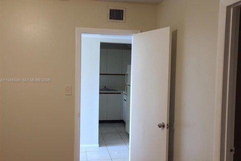 Снять в аренду кондоминиум в Тамарак, Флорида 1 спальня, 69.68м2, № 2004248 - фото 10