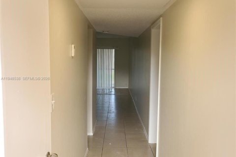 Кондоминиум с 1 спальней в Тамарак, Флорида № 2004248