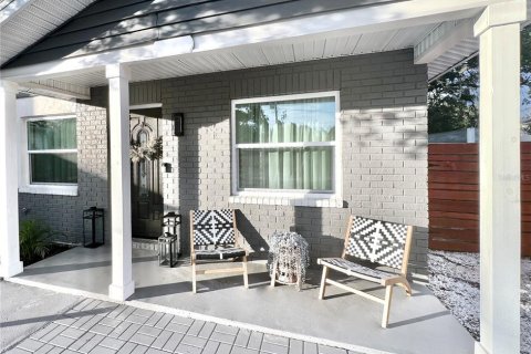 Villa ou maison à louer à Tampa, Floride: 4 chambres, 189.24 m2 № 1847098 - photo 9